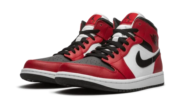 Nike Air Jordan 1 Mid Chicago Black Toe