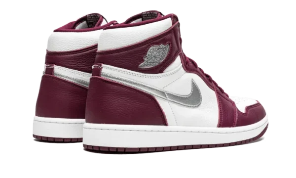 Nike Air Jordan 1 Retro High OG Bordeaux