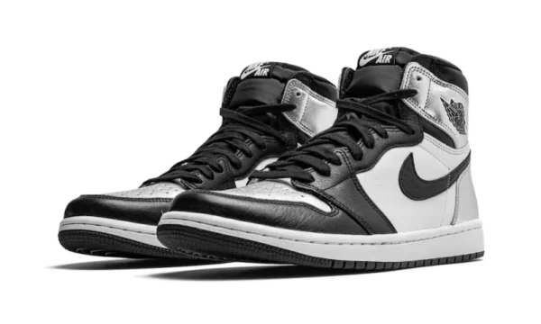 Nike Air Jordan 1 Retro High Silver Toe