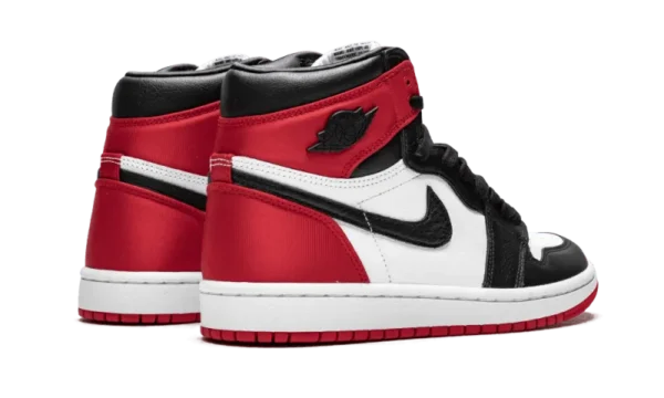 Nike Air Jordan 1 Retro High Satin Black Toe