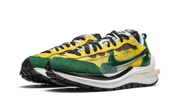 Nike Vaporwaffle Sacai Tour Yellow Stadium Green