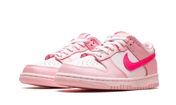 Nike Dunk Low Triple Pink