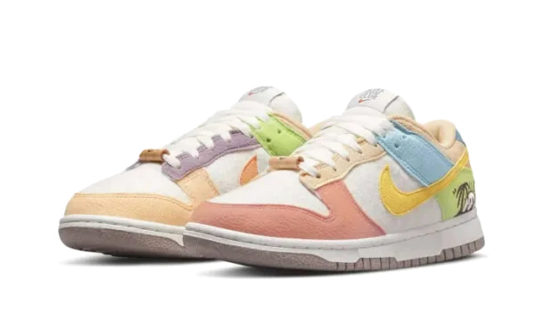 Nike Dunk Low SE Sun Club