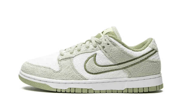 Nike Dunk Low SE Fleece Green