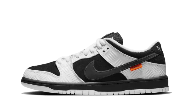 Nike SB Dunk Low TIGHTBOOTH